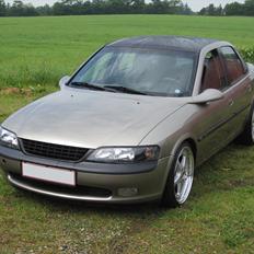 Opel Vectra B CDX V6 *SOLGT*