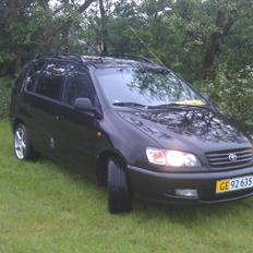 Toyota Picnic Van (Sportsvan)