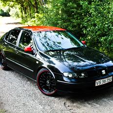 Seat leon ( black and red )