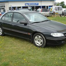 Opel omega b....flyder
