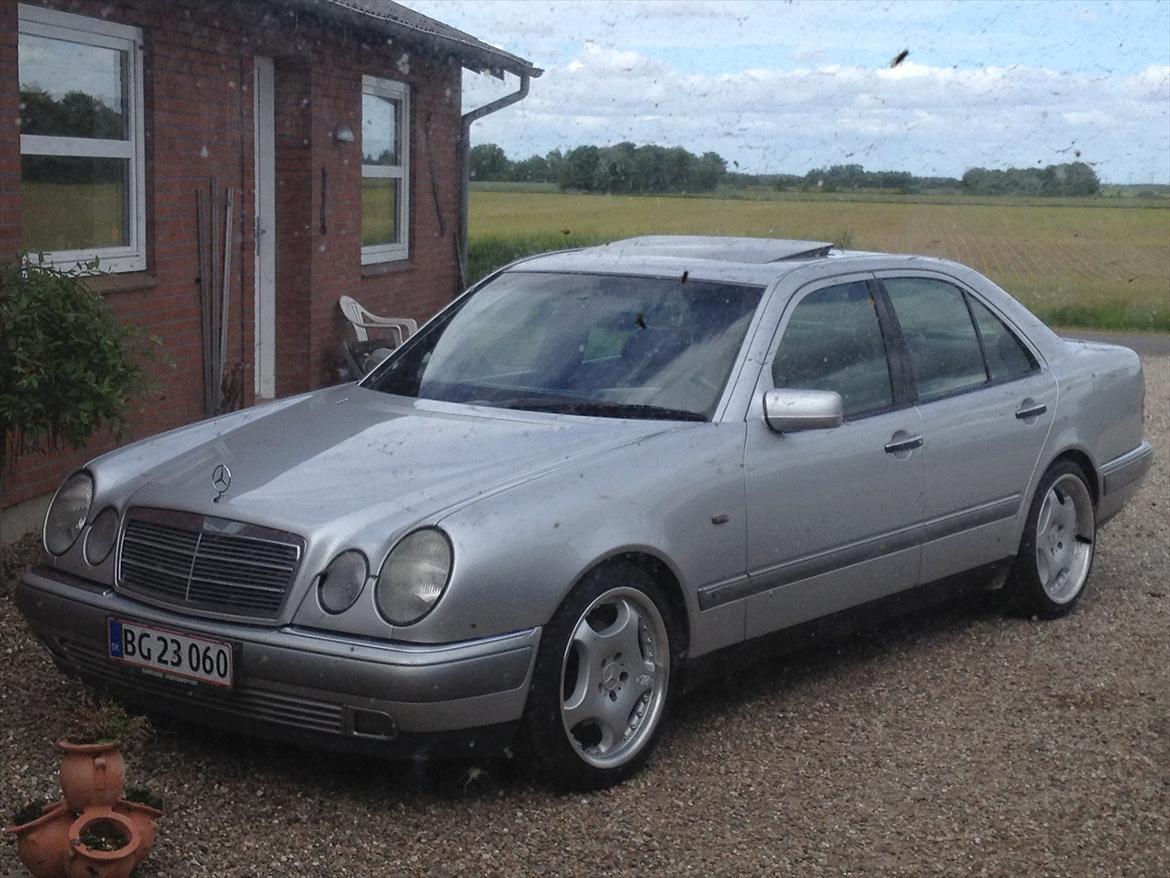 Mercedes Benz W210 E 300 Turbodiesel aut. billede 1