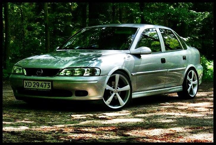 Opel Vectra B - Tak til kæresten for de fine billeder.
(Hun laver lidt freelance foto. Smid en PB hvis det har interesse). billede 2