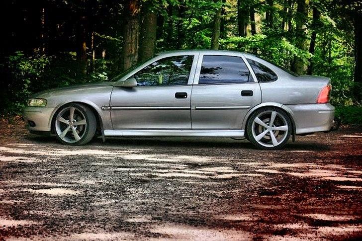 Opel Vectra B - Tak til kæresten for de fine billeder.
(Hun laver lidt freelance foto. Smid en PB hvis det har interesse). billede 7