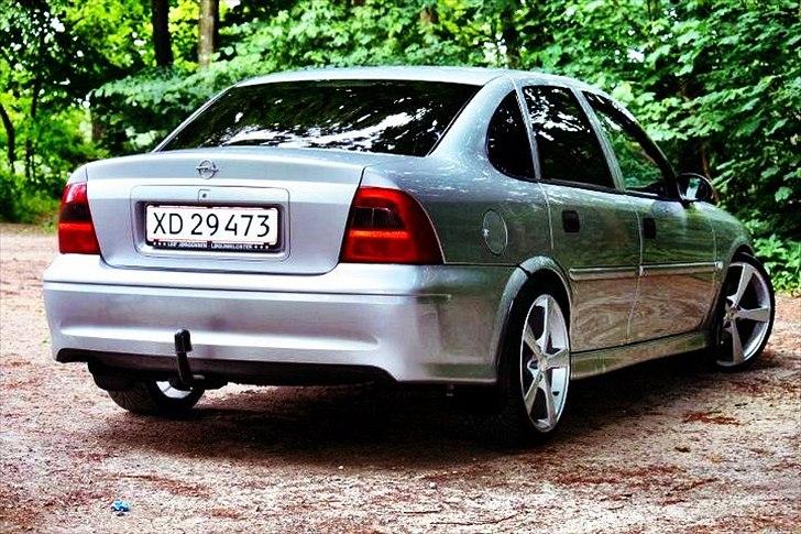 Opel Vectra B - Tak til kæresten for de fine billeder.
(Hun laver lidt freelance foto. Smid en PB hvis det har interesse). billede 10
