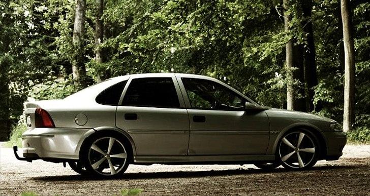 Opel Vectra B - Tak til kæresten for de fine billeder.
(Hun laver lidt freelance foto. Smid en PB hvis det har interesse). billede 12