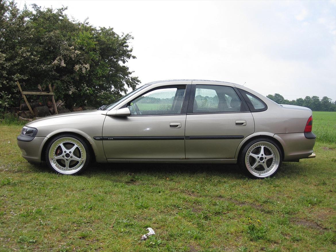 Opel Vectra B CDX V6 *SOLGT* billede 4