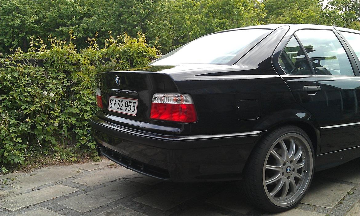 BMW E36 323i/328i 24v - Lige et billede af den nye bagkofanger billede 7