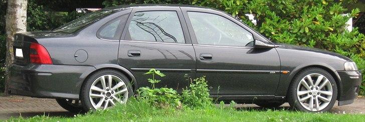 Opel Vectra B 2.5 V6 [solgt] - 17" Vectra C fælg ( Ronal) billede 3