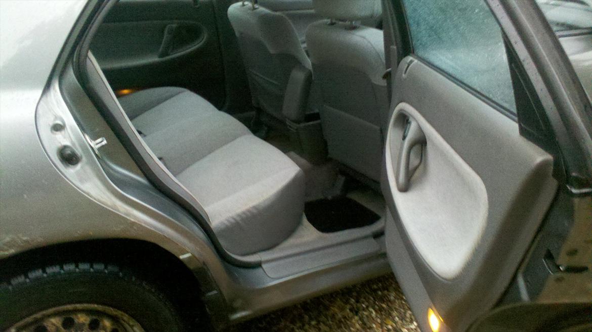 Mazda 626 1,8i sedan billede 2