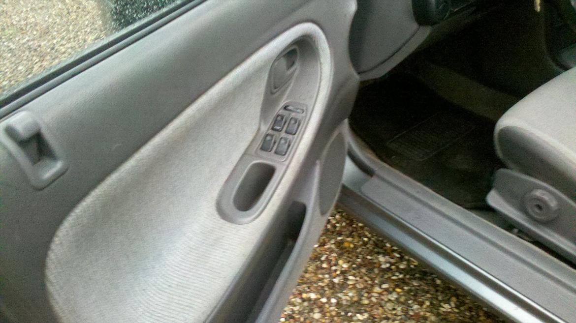 Mazda 626 1,8i sedan billede 9