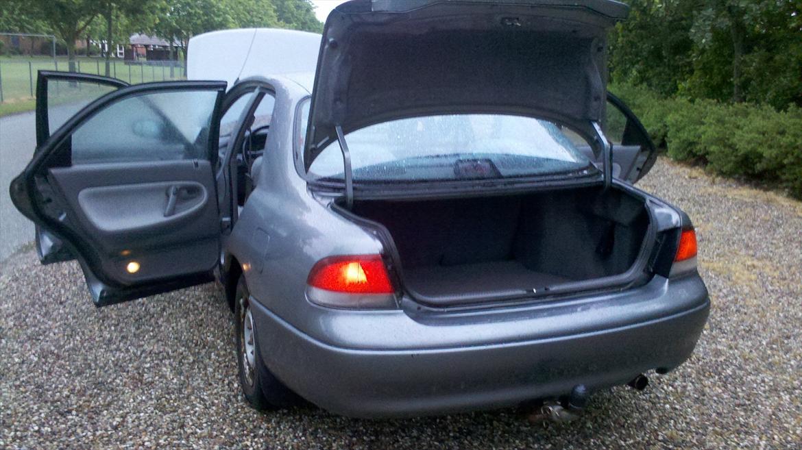 Mazda 626 1,8i sedan billede 12