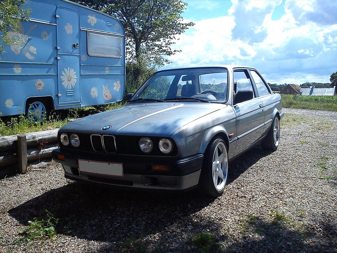 BMW E30 320i solgt billede 18
