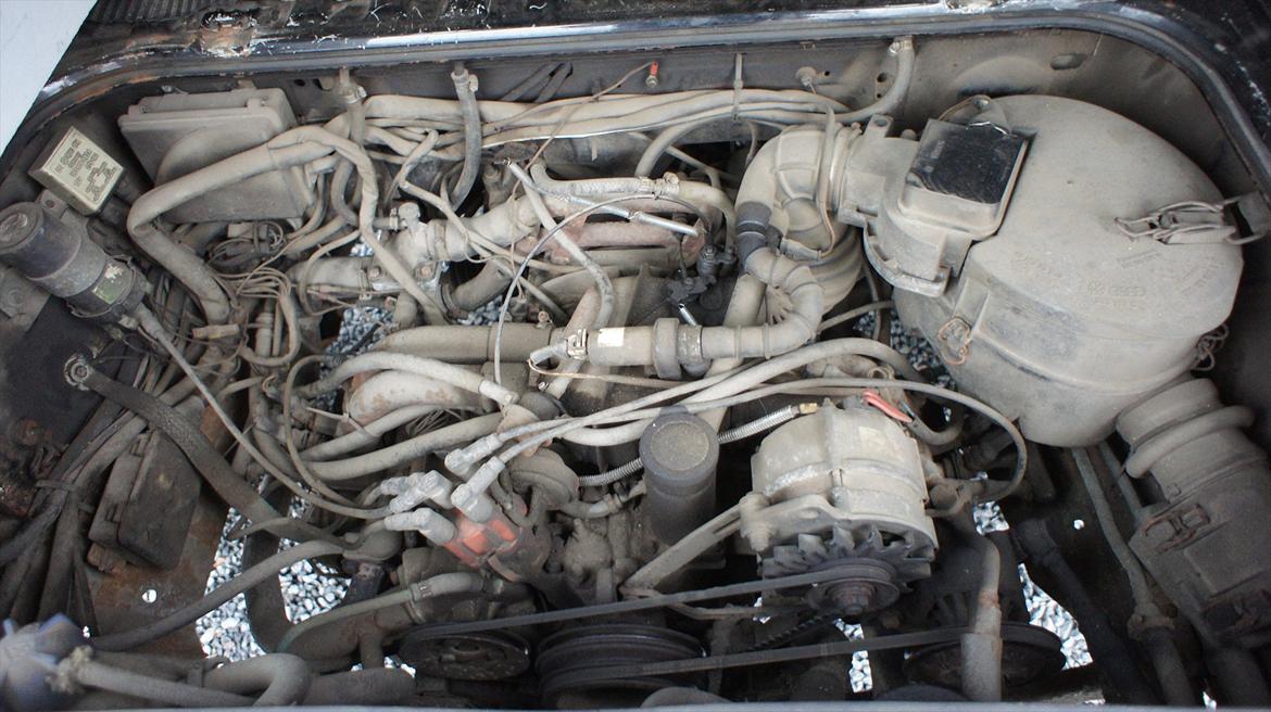 VW T3 Syncro Camper - Ja en 2.1 Benzin motor, ikke så meget at sige om den.. Den skal have nogle omdrejninger, for at lave noget.. billede 11