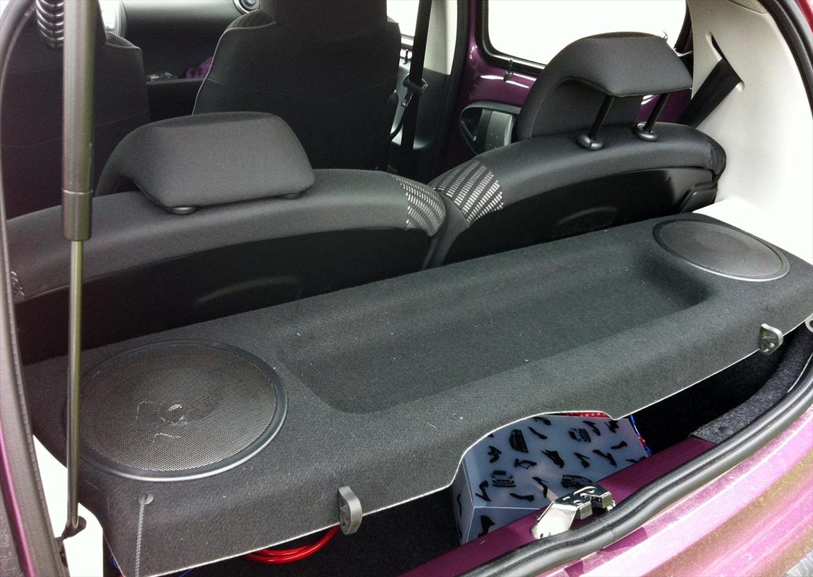 Peugeot 107 Active SP3 1.0 5D - Højtalere i hattehylden billede 11