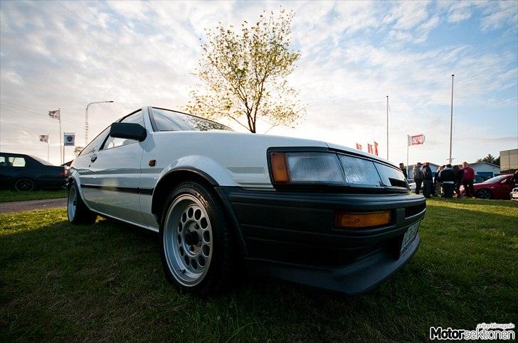 Toyota Ae86 1.6 Kompressor - 2011 med de gamle fælge, der er mere tidstypiske til bilen. billede 35