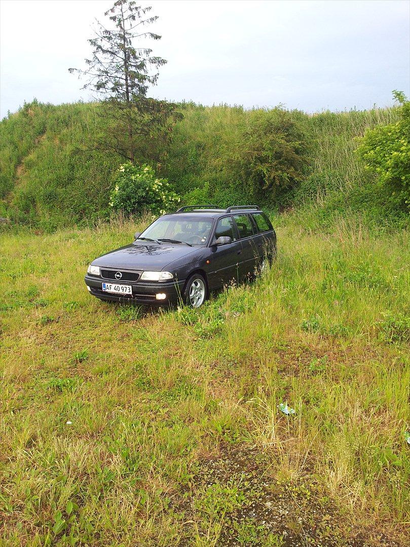 Opel Astra Club St.car (solgt) billede 3