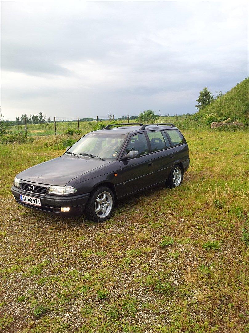 Opel Astra Club St.car (solgt) billede 7