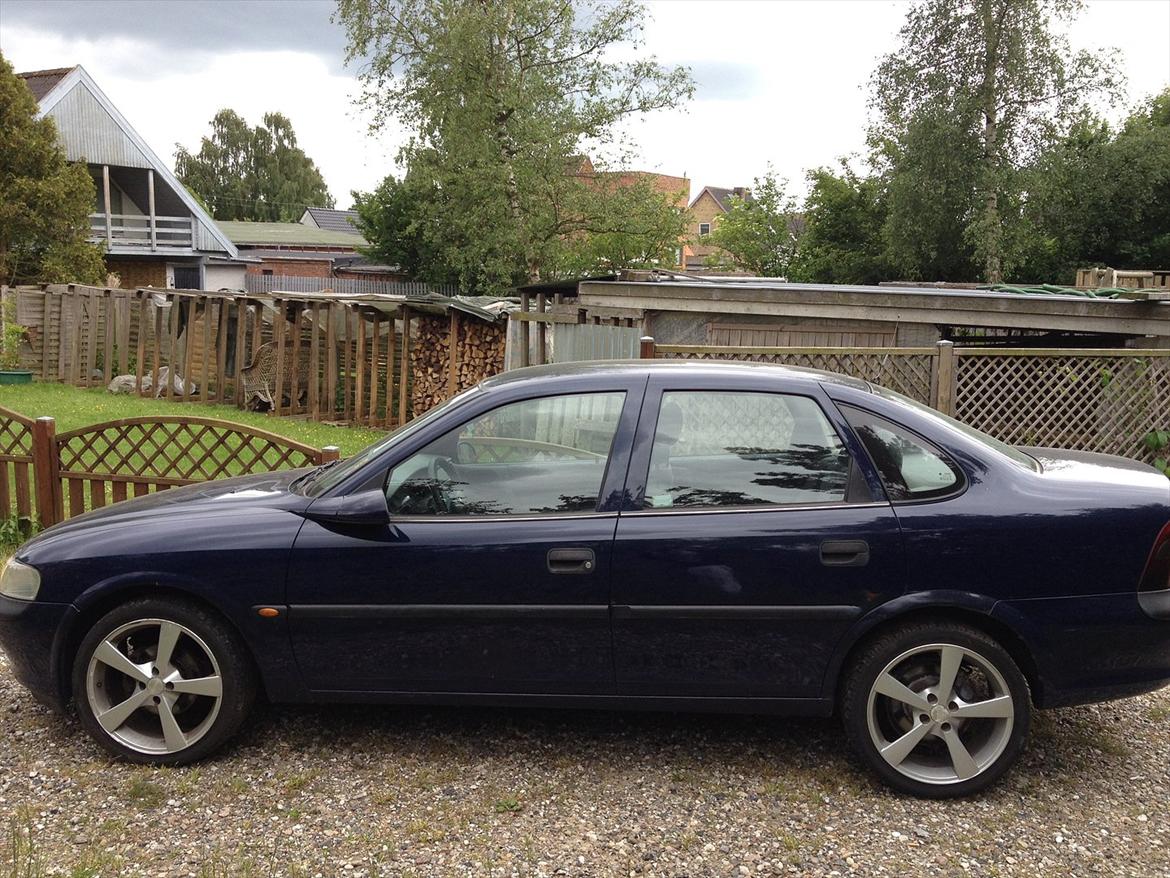 Opel vectra 1,8 16 v billede 8