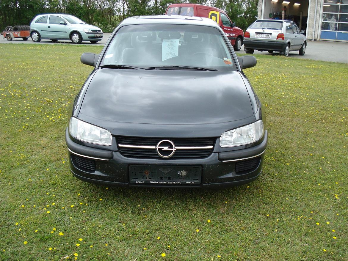 Opel omega b....flyder billede 3