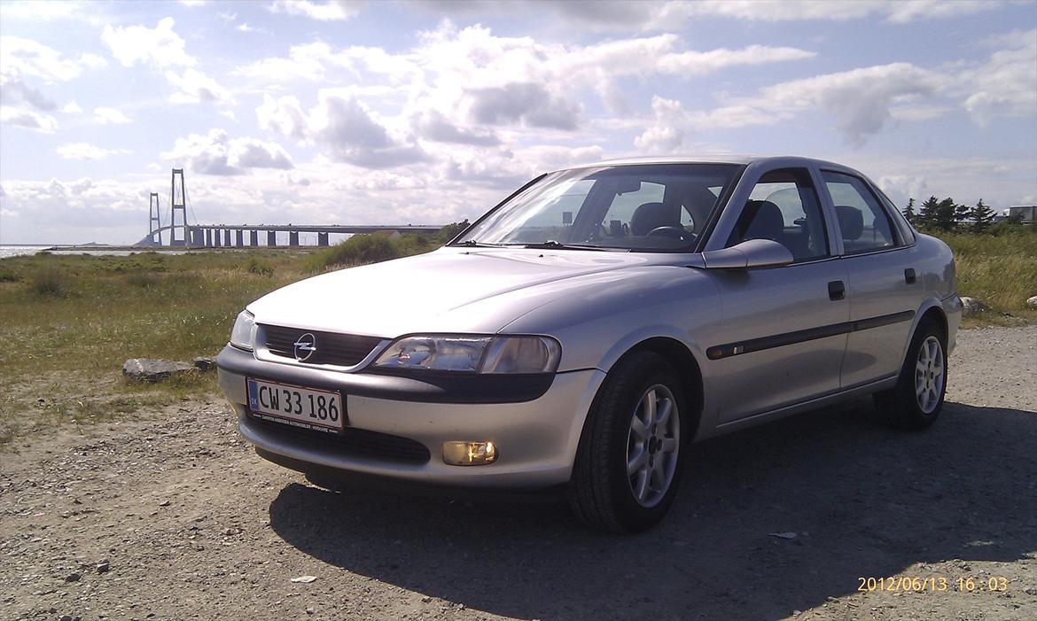 Opel Vectra B Sedan billede 4