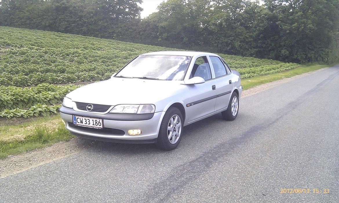 Opel Vectra B Sedan billede 5