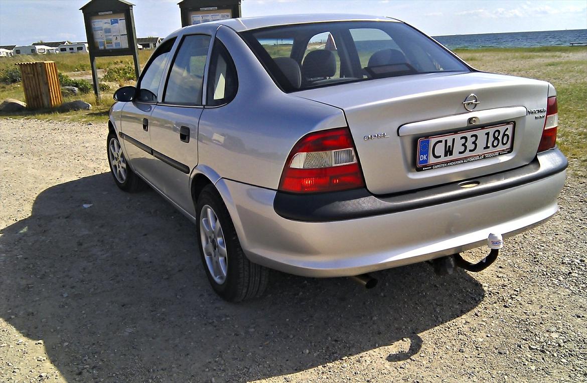 Opel Vectra B Sedan - Klare blink bagpå, nu udskiftet til røgfarvede billede 13