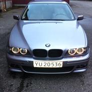 BMW E39 523i