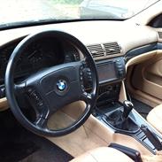 BMW E39 523i