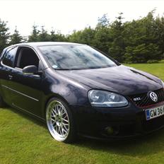 VW Golf V FSI 6 g
