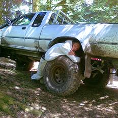 Toyota HILUX.  4x4 . 100% spær