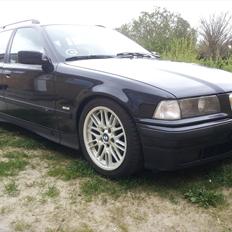 BMW 318i Touring