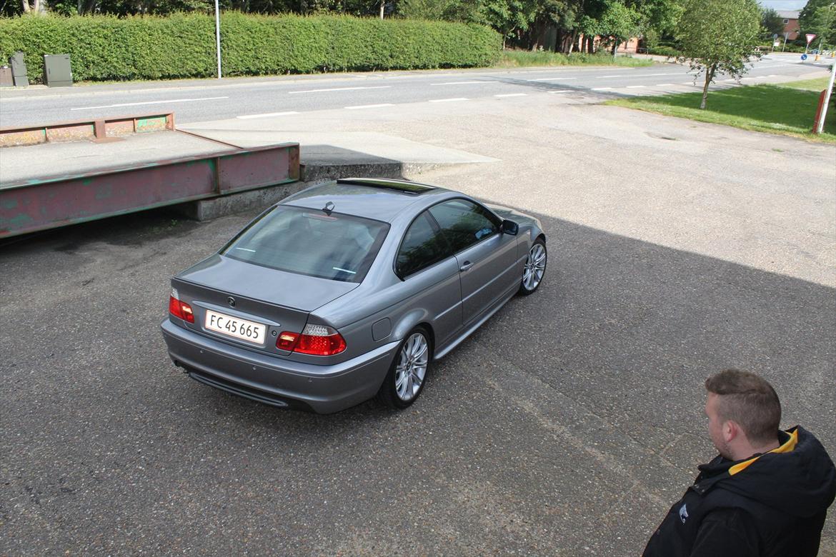 BMW E46 330d Coupé SOLGT billede 2