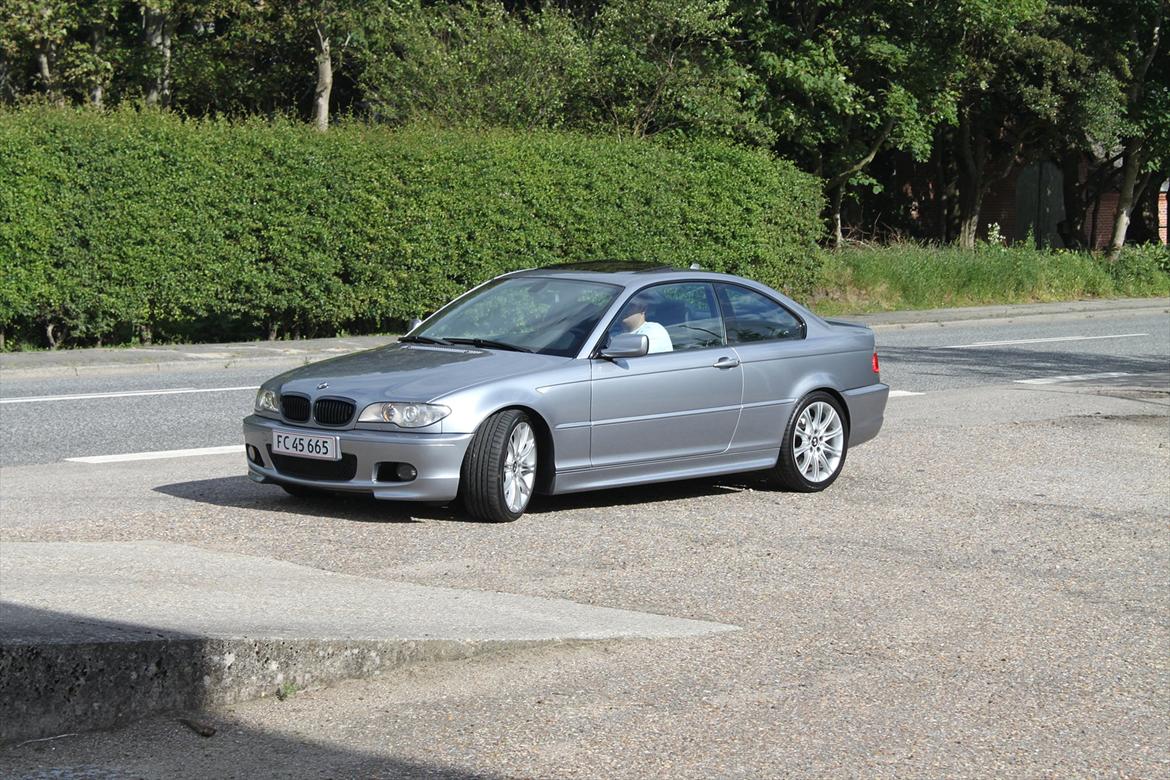 BMW E46 330d Coupé SOLGT billede 3