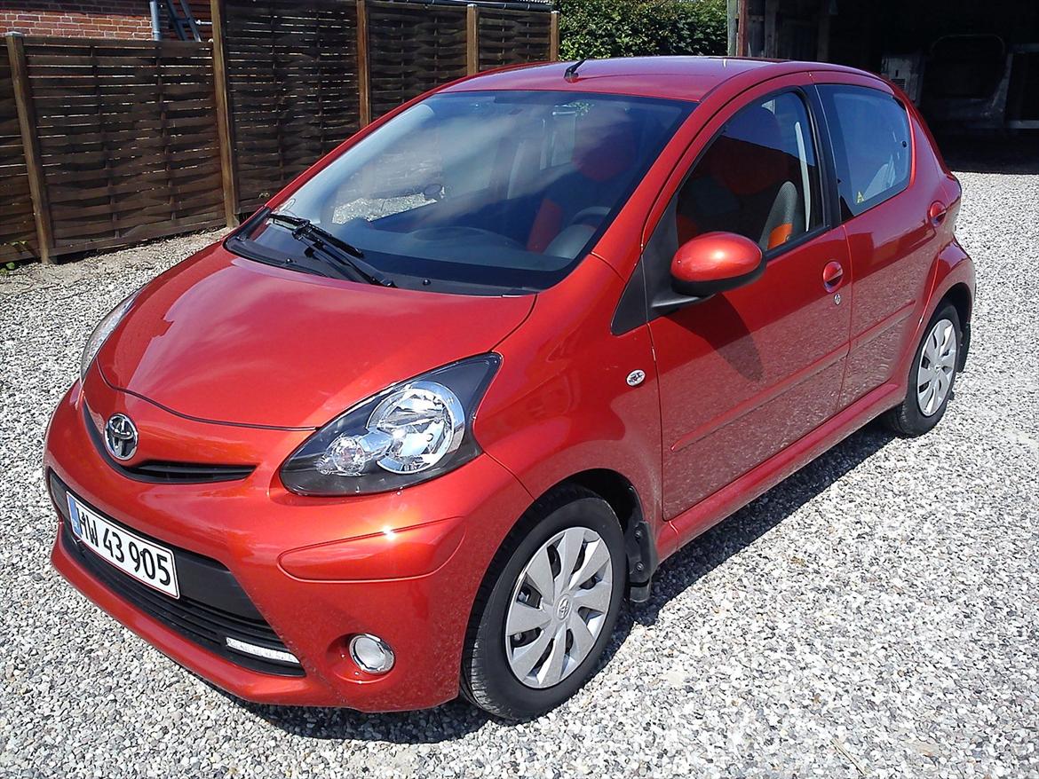 Toyota Aygo T2 Air Spice Edition - Lige hjemkommet fra forhandleren, maj '12 :) billede 1
