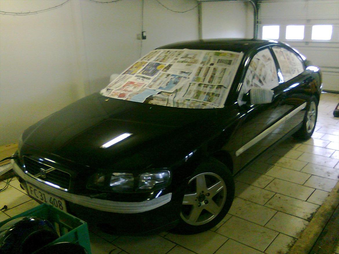 Volvo S60 (solgt) - har lige dækket af til en omgang polering billede 18