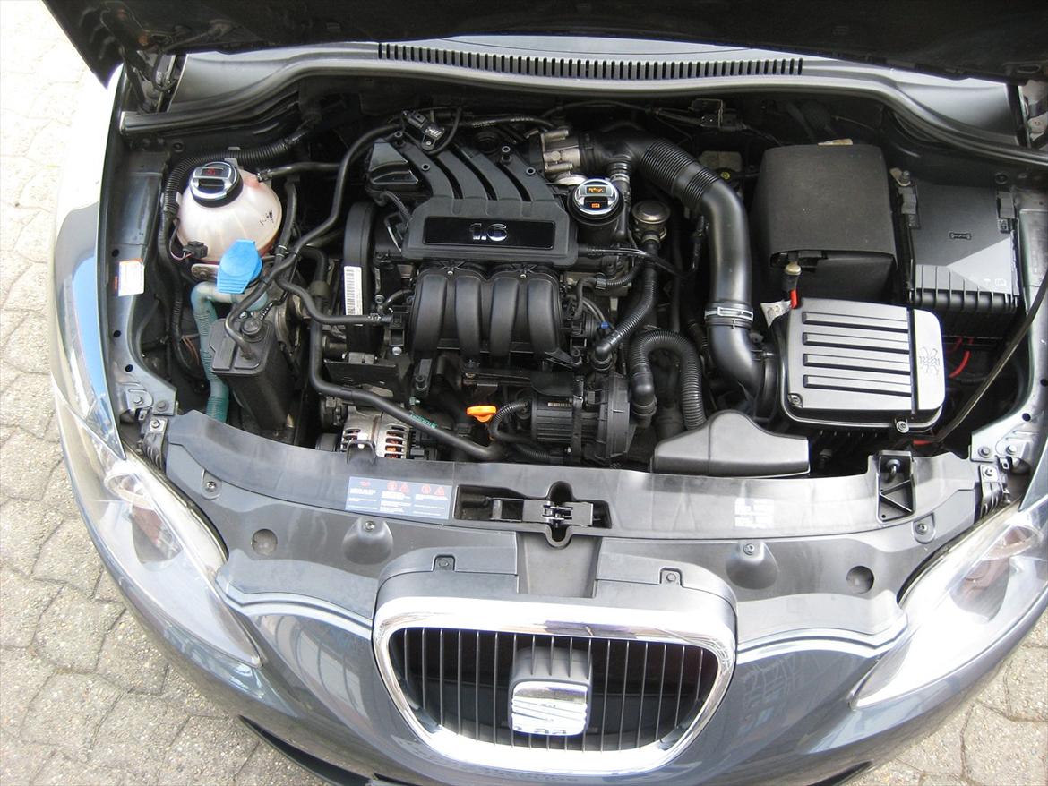 Seat Leon 1P  1,6  Reference  - CUPRA  Stylet - OEM Styling 
Audi R8 Olie Dæksel & Kølevæskedæksel. billede 19