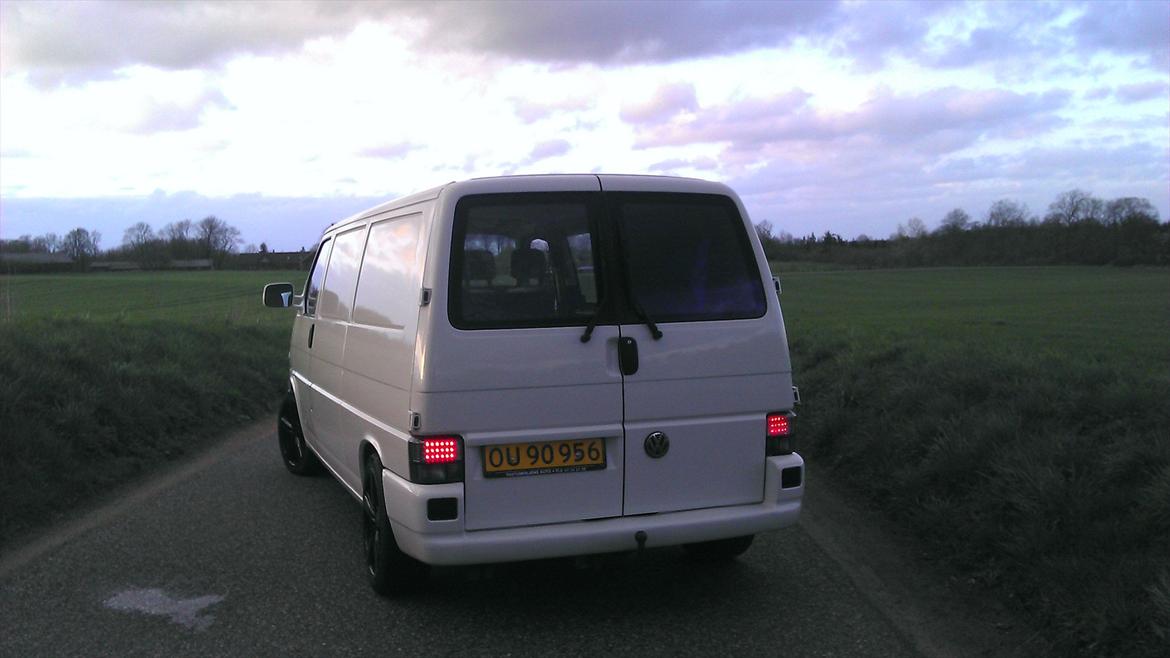 VW Transporter 2.5 TDI  billede 3