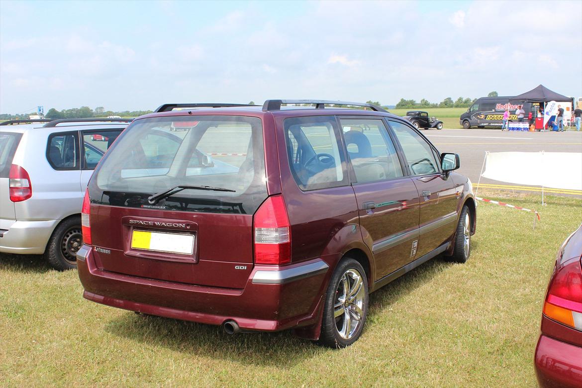 Mitsubishi Space Wagon billede 4