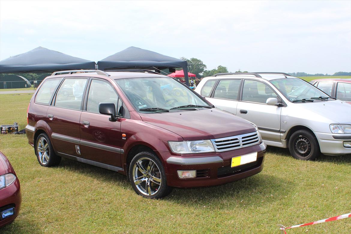 Mitsubishi space wagon 1998