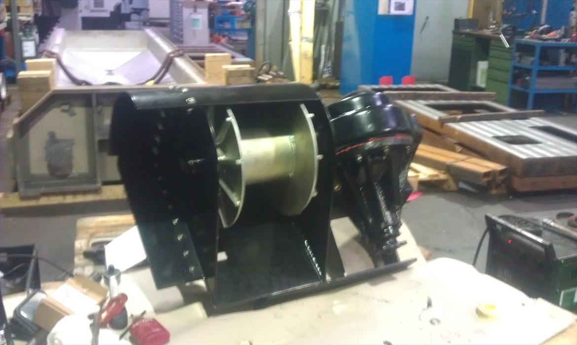 Land Rover Defender  TD5 - PTO spil, hjemmebygget 1:3,54 gearing. 50M 12 MM vejer. spiller 160 Meter ind i minuttet i tomgang billede 11