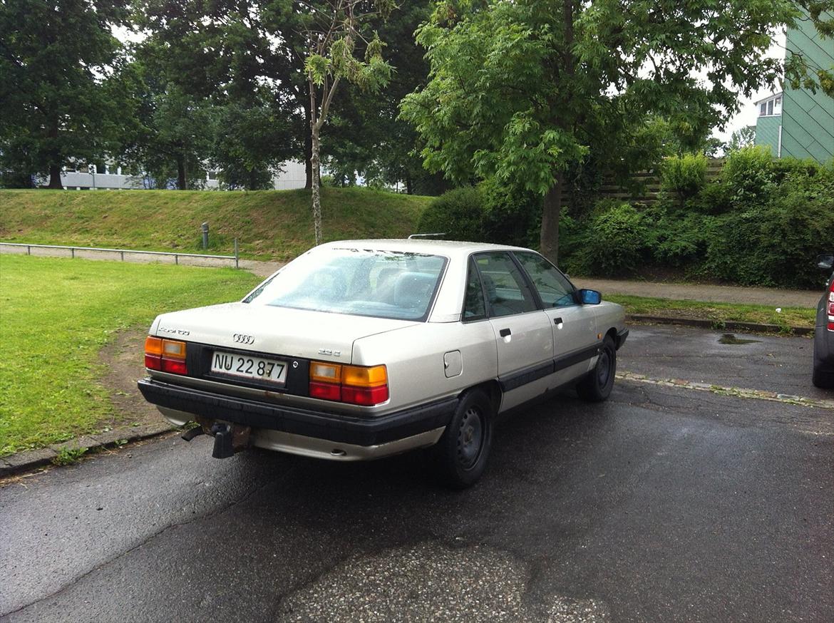 Audi 100 billede 4