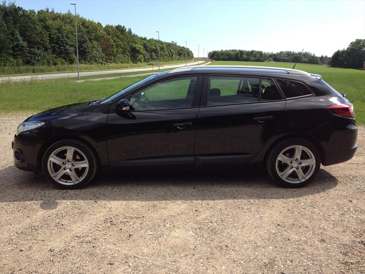 Renault Megane Expression 1.5 dCi Sports Tourer - Pæn stationcar med fine plads forhold billede 3