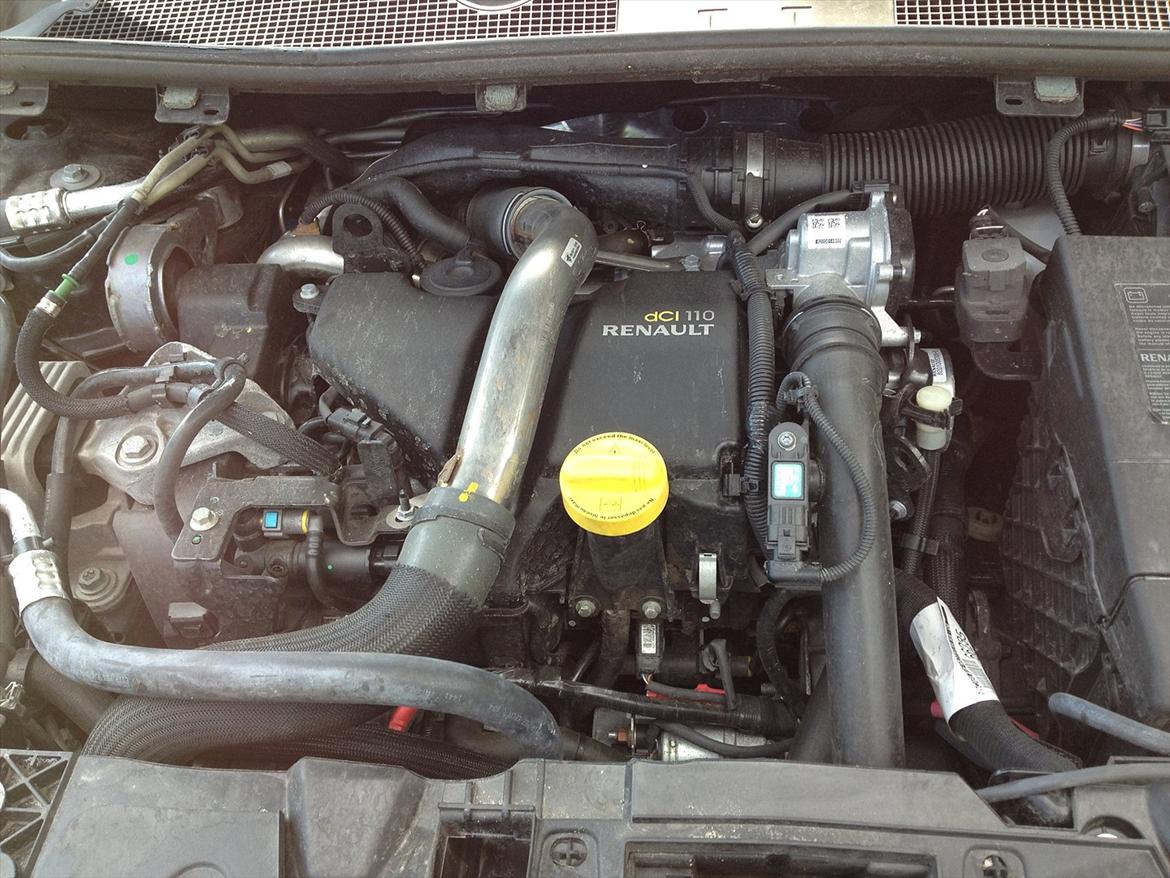 Renault Megane Expression 1.5 dCi Sports Tourer - Det lille "kraftværk"! 110 hk og 240 nm. Den gør det fint! Der er udemærket trækkraft, og lyder ganske kultiveret. billede 12