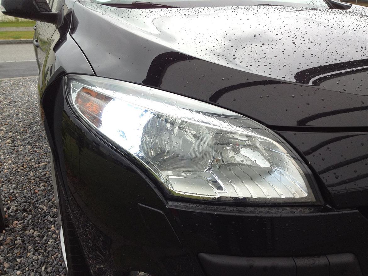 Renault Megane Expression 1.5 dCi Sports Tourer - LED kørelys! Kørelyset er normalt ikke aktiveret i Skandinavien, men jeg fik Renault værkstedet til at åbne for denne funktion. billede 10