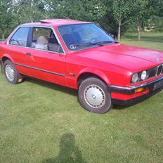 BMW E30 320i 2D