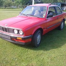 BMW E30 320i 2D