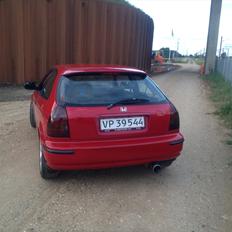 Honda Civic sportsback 1,4 i ( total skadet )
