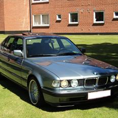 BMW E32 735iA