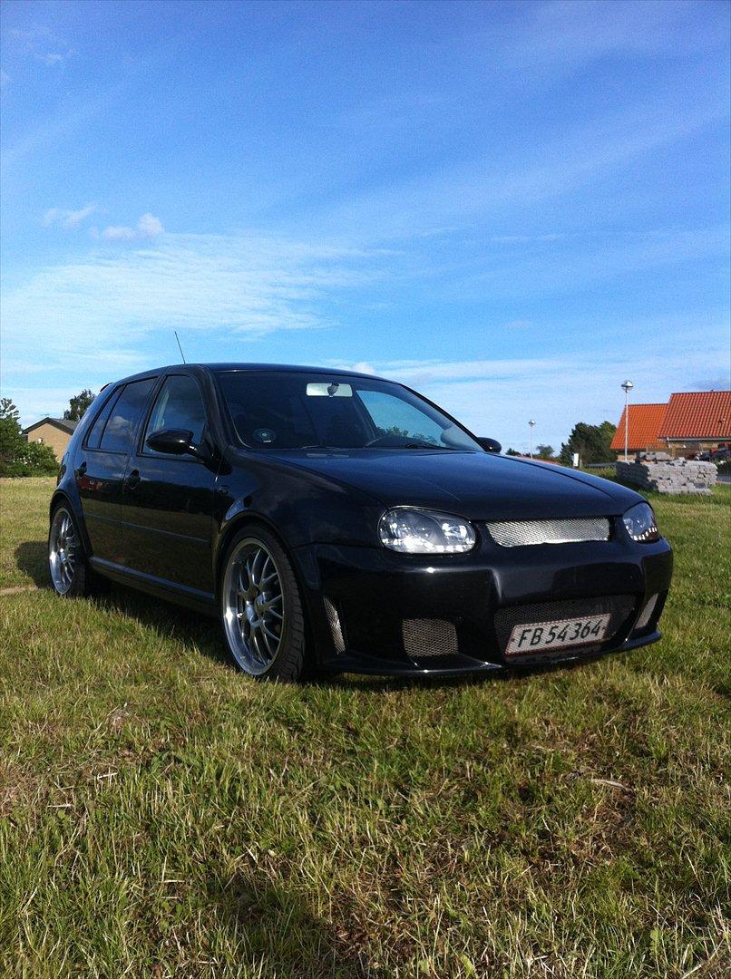 VW GOLF IV SOLGT billede 1