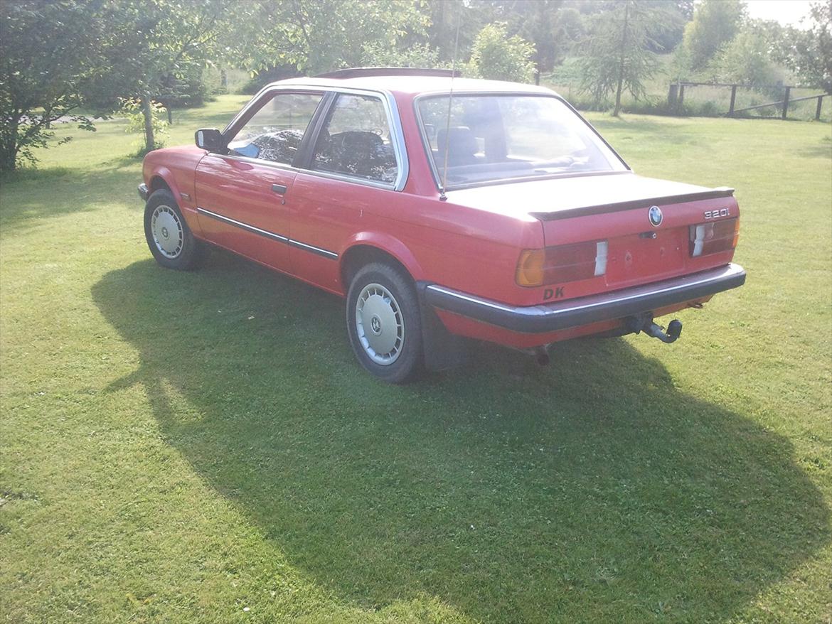 BMW E30 320i 2D billede 5